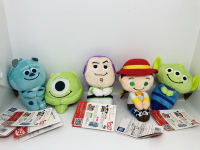 卡通坐姿抱手巴斯光年公仔