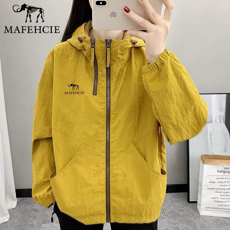 春秋季冲锋衣女薄款透气防风防水户外旅行宽版登山服外套徒步风衣