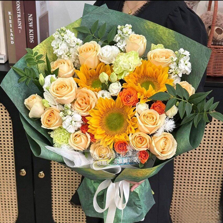 向日葵香槟玫瑰混搭花束送领导同事长辈生日花束生日鲜花花店送花
