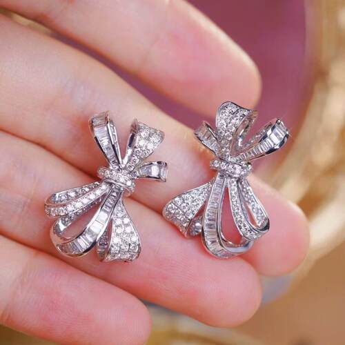 18K金女镶嵌1.3克拉天然南非高品质钻石不平均蝴蝶结耳钉真金真钻