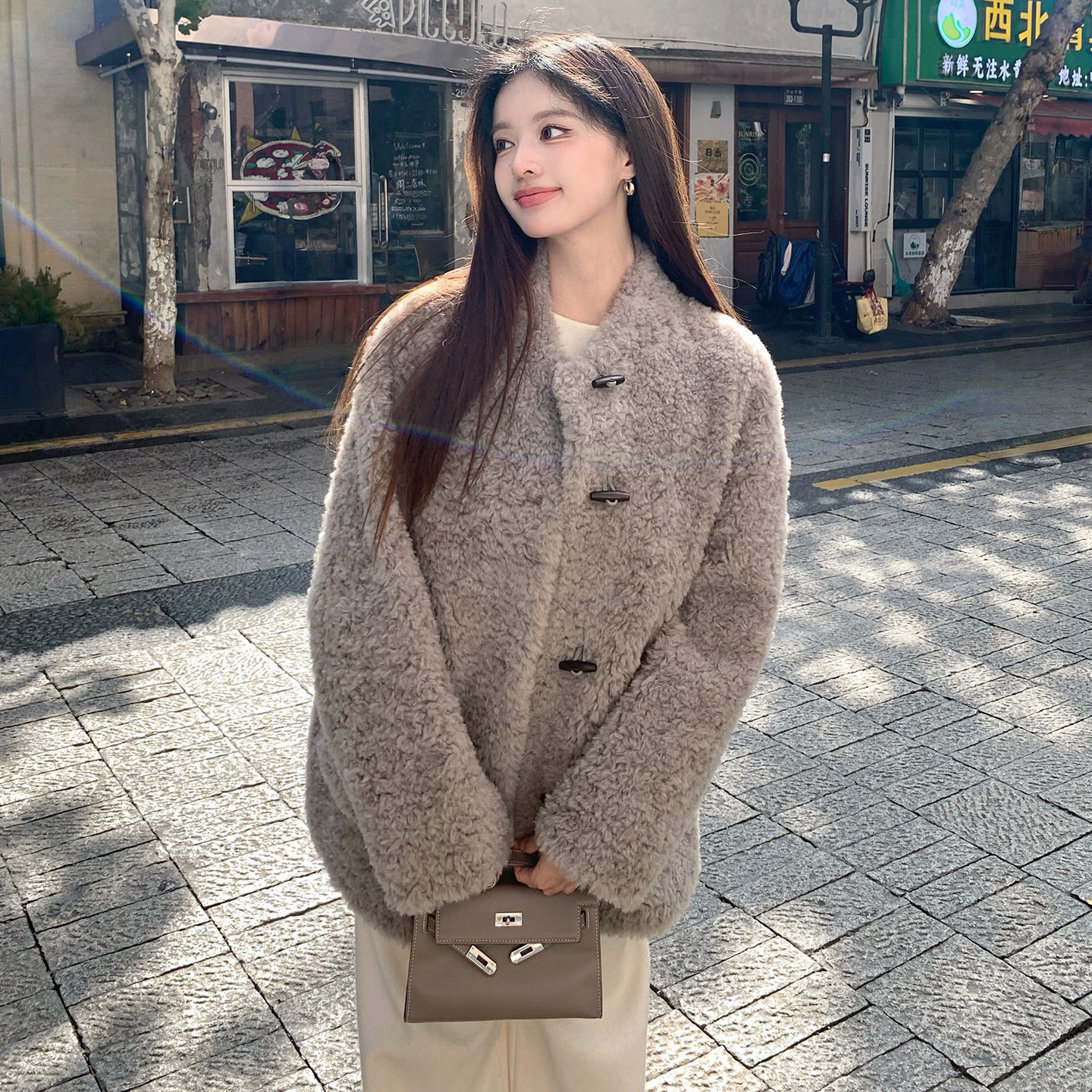 100绵羊羔毛慵懒风牛角扣2025冬季新款皮毛一体皮草外套女中长款,女装/女士精品,皮草,淘宝优惠券,粉丝福利购,淘宝优惠卷