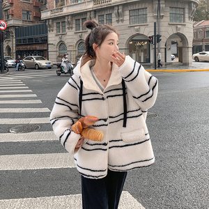 已出货226-A232-P185   2022冬季新款皮毛一体外套女 控价268图片