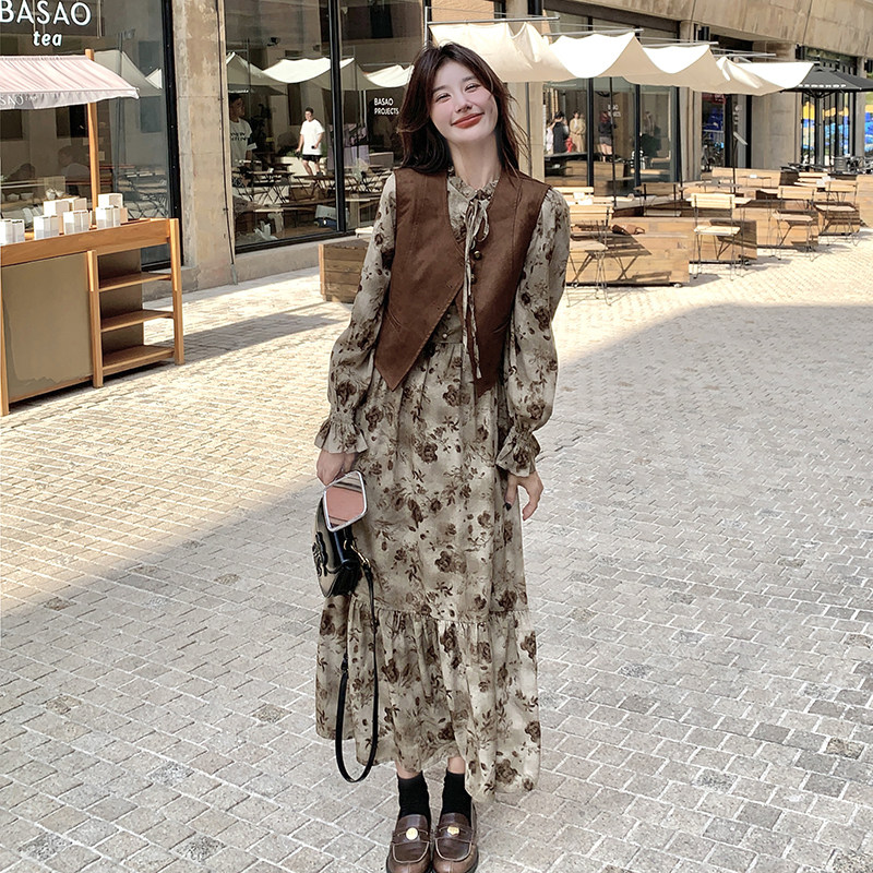 2025春秋新款法式复古温柔碎花连衣裙女美拉德马甲长裙,女装连衣裙,惟卡贝娜