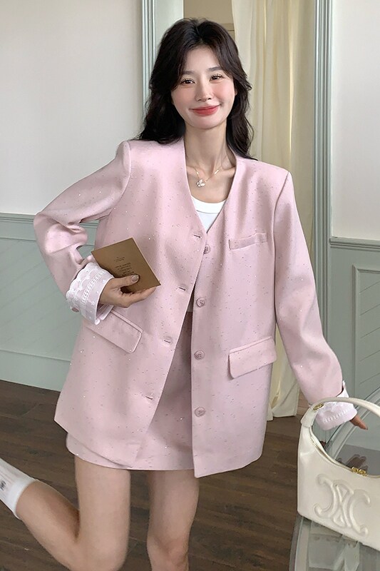 粉色高级感蕾丝拼接西服套装女2025春季新款小个子显瘦短裙两件套,女装套装/套裙,惟卡贝娜