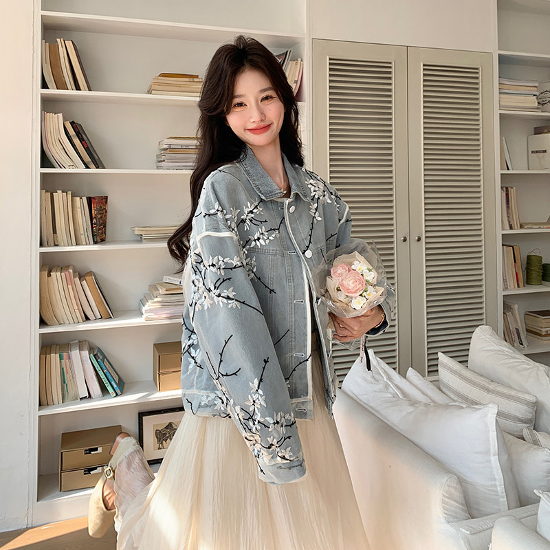 独特绝美绣花牛仔外套女春季2025新款小众设计感超好看小个子上衣,女装短外套,惟卡贝娜