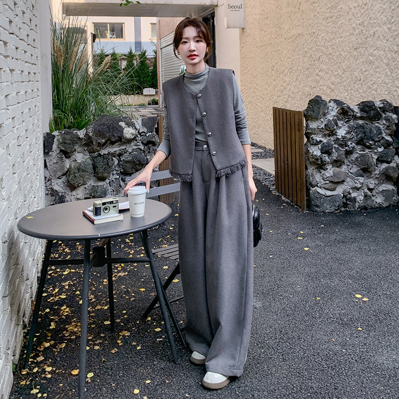灰色流苏小香风马甲套装女2025秋季新款高级感打底衫阔腿裤三件套,女装套装/套裙,惟卡贝娜