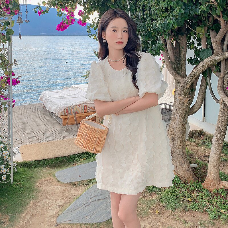 法式白色泡泡袖连衣裙女春夏2025年新款别致设计感气质宽松小裙子,女装连衣裙,惟卡贝娜