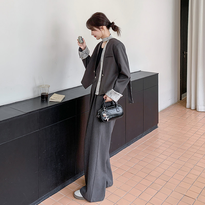 气质V领西装套装女2025春季新款高级感配丝巾短外套+阔腿裤两件套,女装套装/套裙,惟卡贝娜