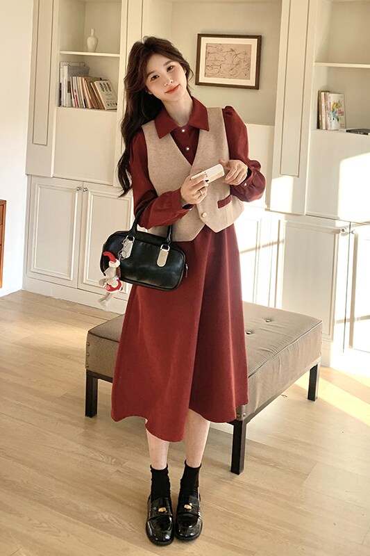 红色温柔系穿搭长袖连衣裙女秋季2025新款法式复古气质马甲两件套,女装套装/套裙,惟卡贝娜