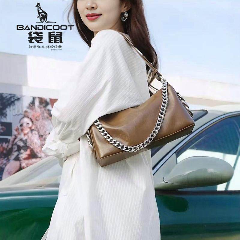 袋鼠包包女腋下包链条2026新款软皮轻奢斜挎包枕头型上班时尚包