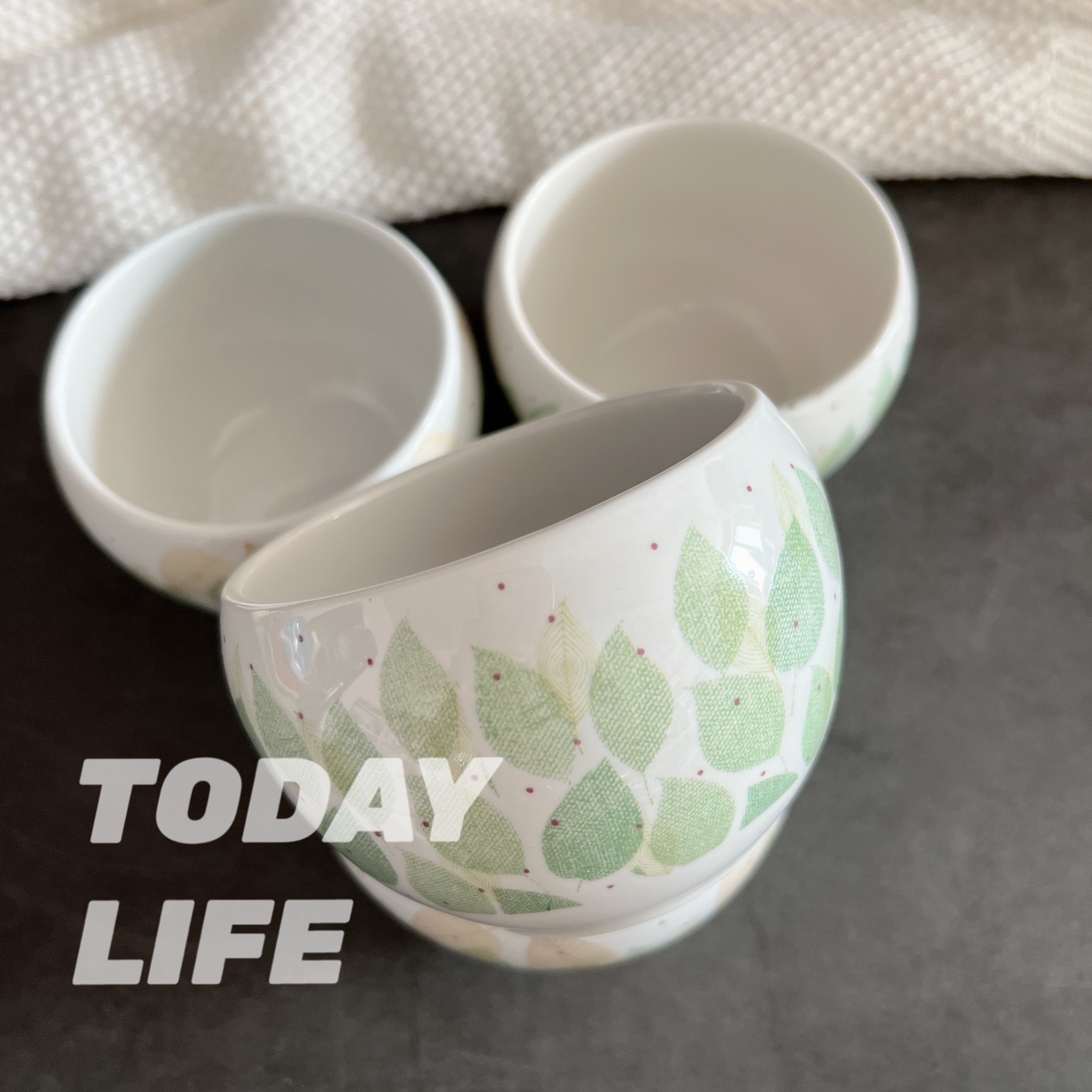 ins盘子新款上市风简约复古怀旧时尚家居加厚陶瓷碗4寸小碗四件套