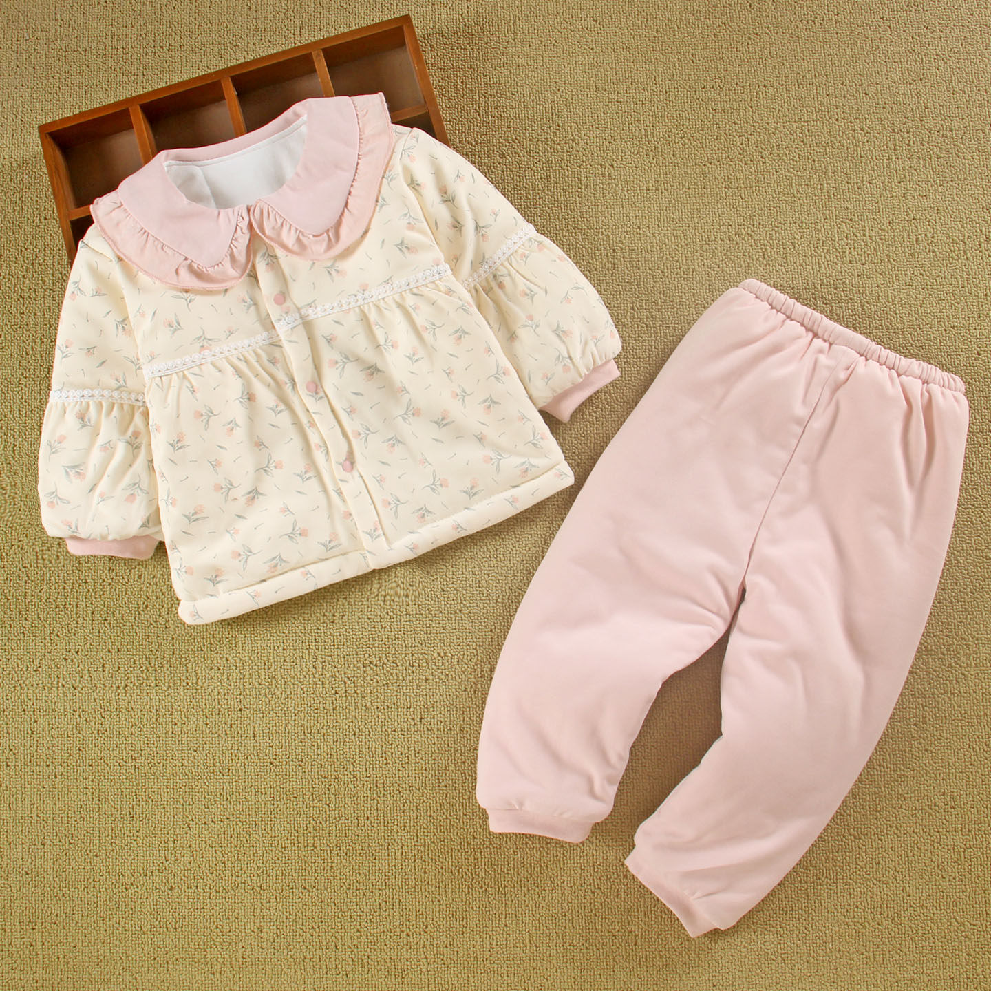 早春外出分体女宝宝装薄夹棉衣套装秋款洋气时髦童小婴儿衣服季天