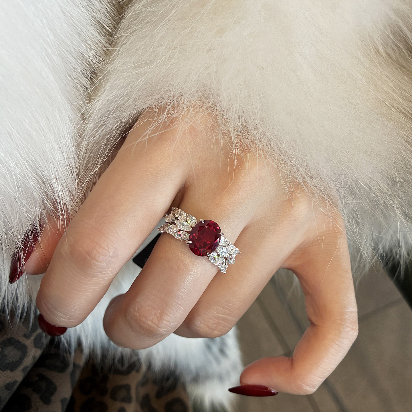 高级感3克拉红宝石戒指女士宽版羽翼镶钻鸽血红人造宝石彩宝925银