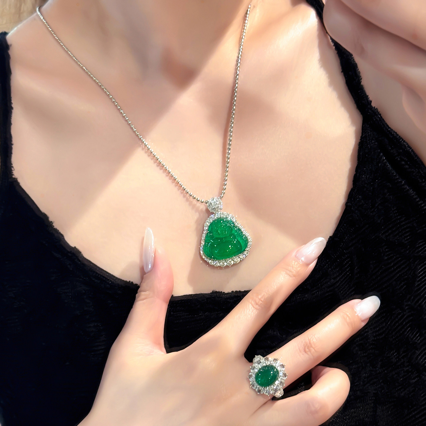 新中式天然高冰种绿玉髓佛公吊坠项链女阳绿色弥勒佛玉坠媲美翡翠