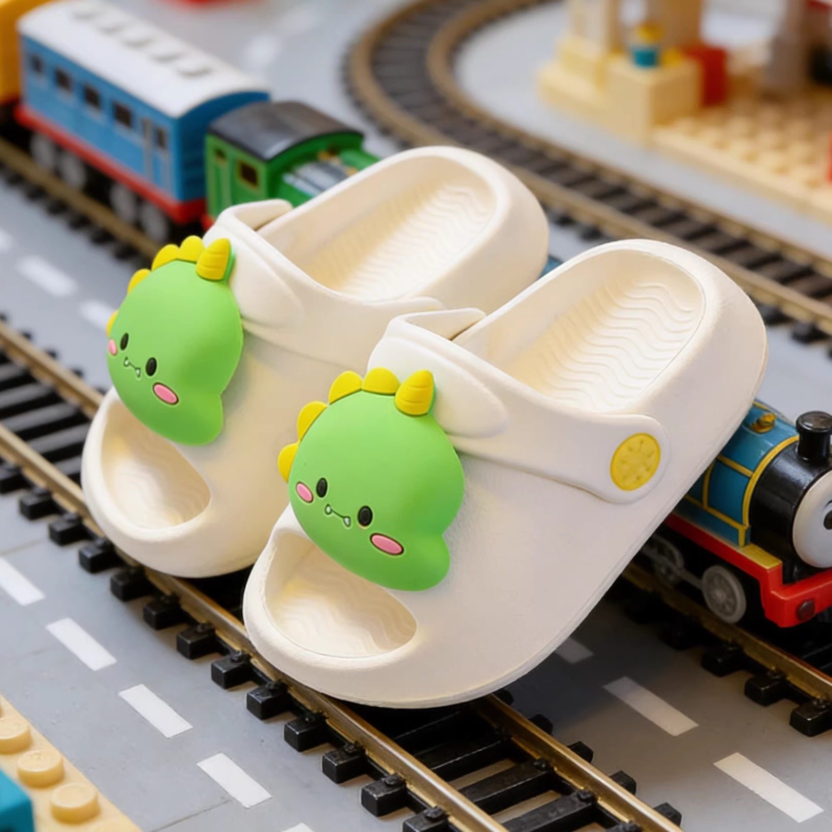 小恐龙宝宝拖鞋新款男孩夏季卡通儿童凉拖鞋居家防滑软底女童露趾,童鞋/婴儿鞋/亲子鞋,儿童凉拖鞋,淘宝优惠券,粉丝福利购,淘宝优惠卷