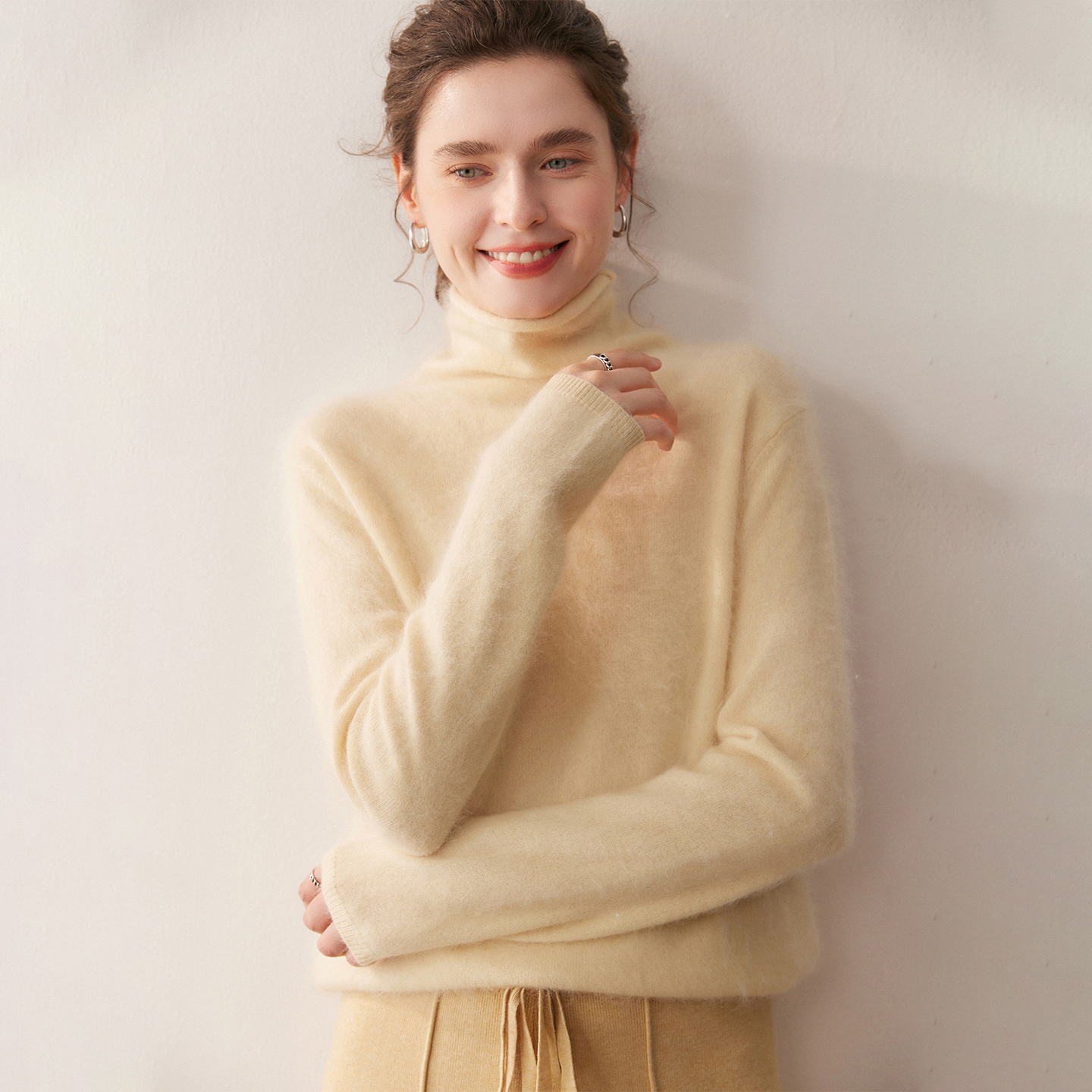 一线成衣堆堆领100%拉绒山羊绒衫