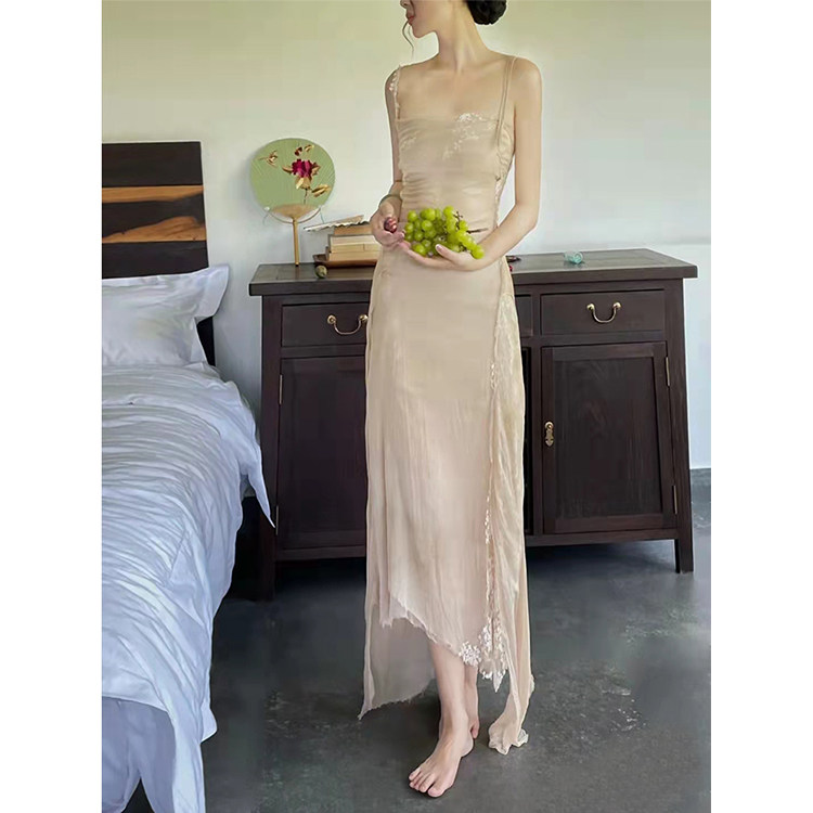 Y路过ENDEHORSDE 桑蚕丝连衣裙高档真丝植染弹力刺绣吊带裸色裙女