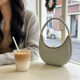 2026新款优质牛皮月牙包腋下包通勤日常百搭小众设计单肩斜挎女包