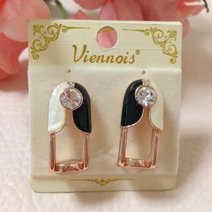 威妮华饰品 玫瑰金色黑白扣针贝壳耳环耳钉防过敏不掉色奢华限量M