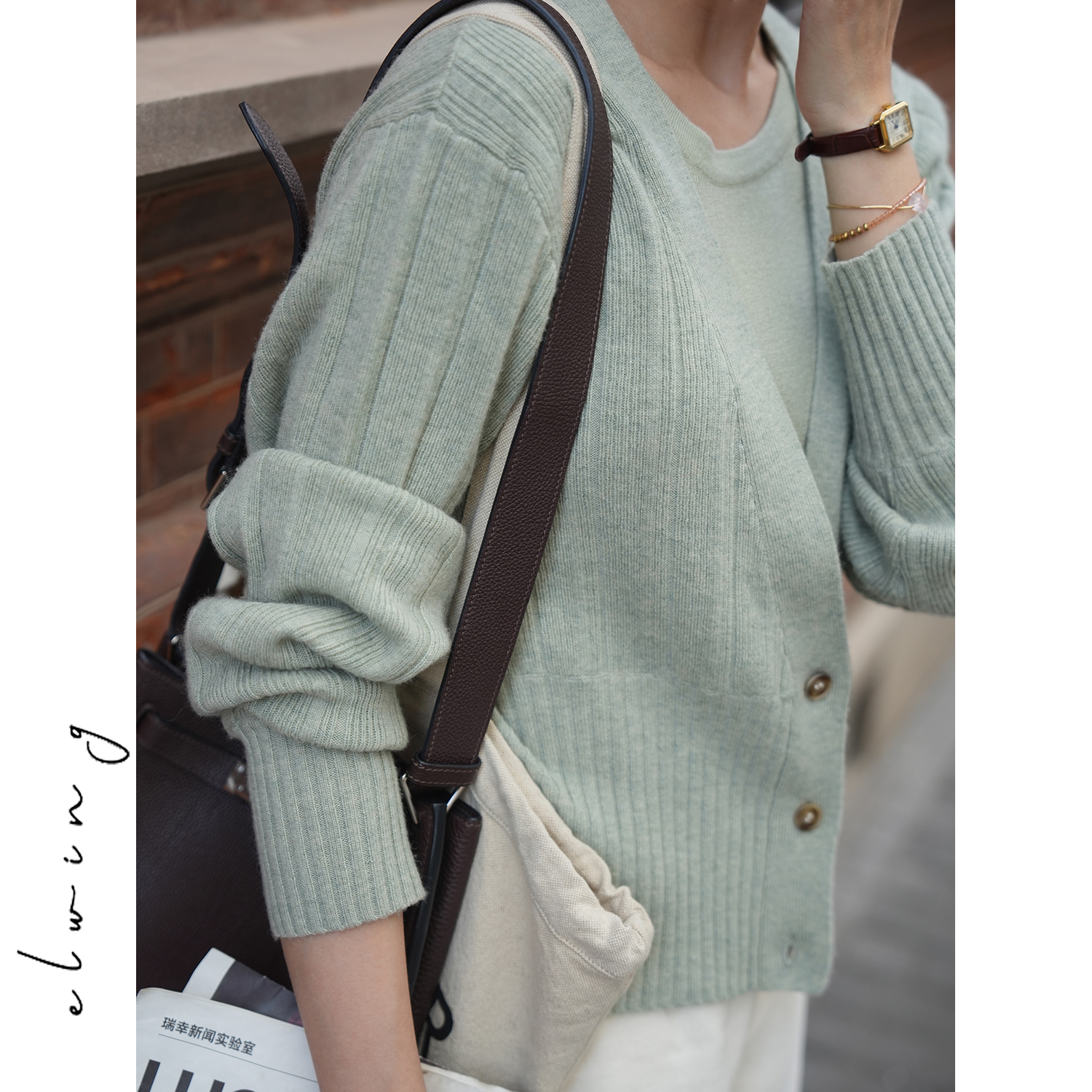 经典复古羊毛羊绒V领针织开衫