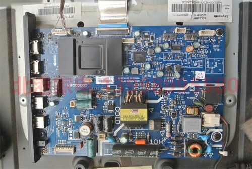 创维K32 主板 5800-A5R010-0P10 屏 SDL320HY(CD0-811)