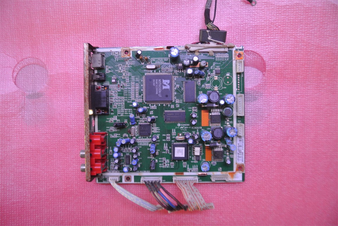 厦华LC-32U25 主板 782.L27U25-560F 560E 配V320B1-L06