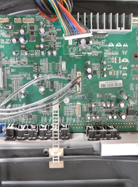 TCL L32N9拆机主板 MSDV2601-ZC01-01_D 303C2601077屏LTA320AB01