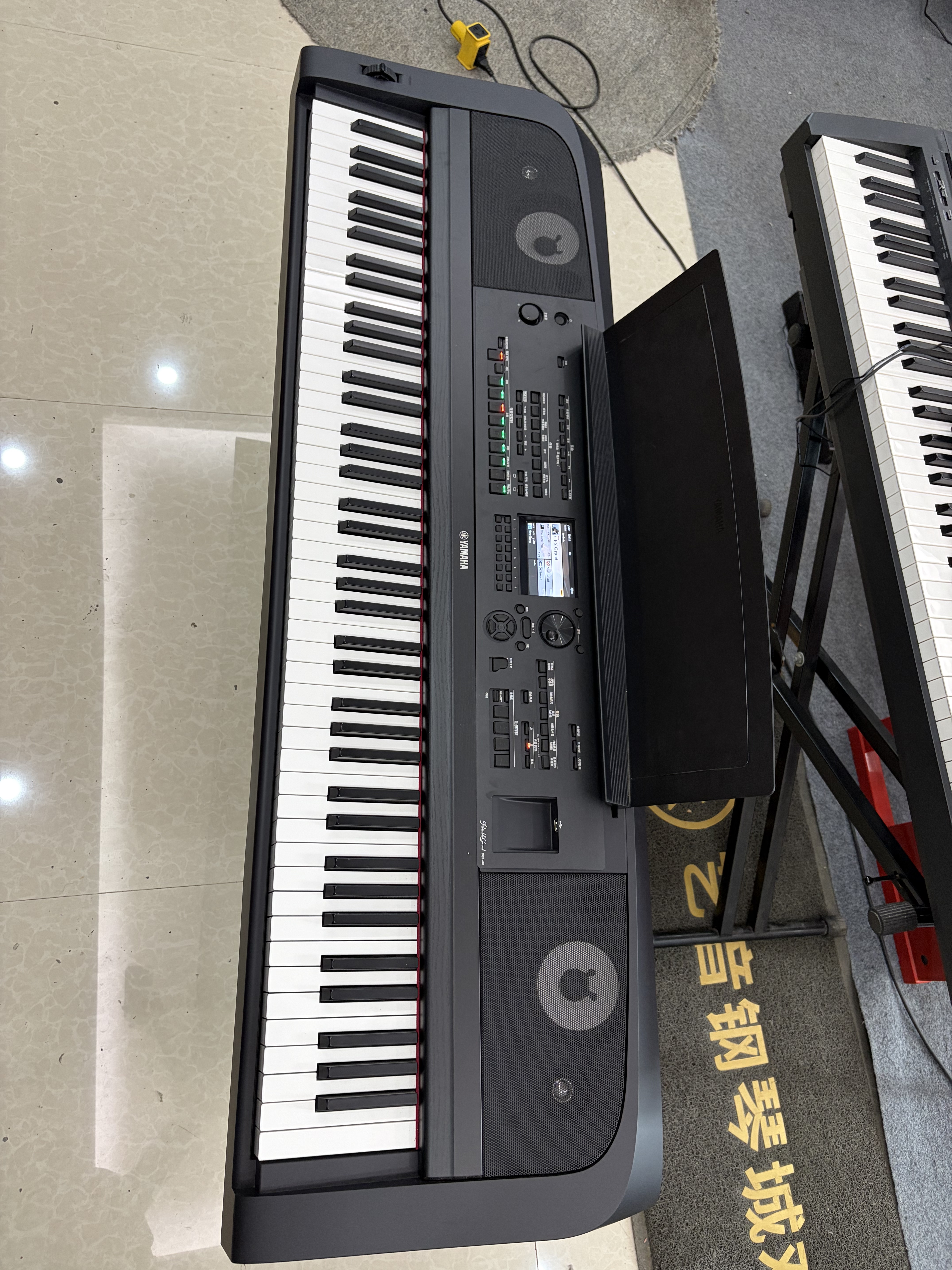二手雅马哈DGX670电子钢琴专业多功能舞台演奏88键重锤家用数码