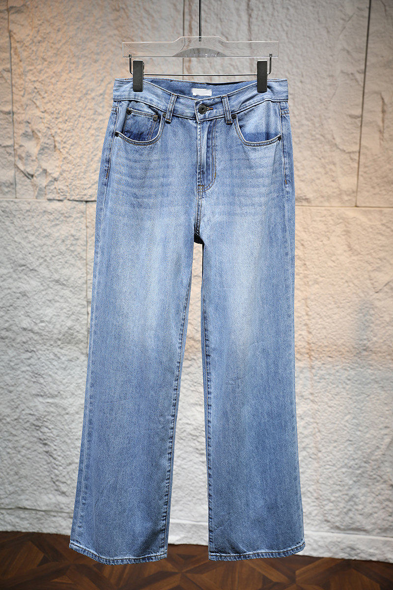 b*c新品 配什么都好看 版型简洁有型 显瘦显大长款直筒牛仔裤