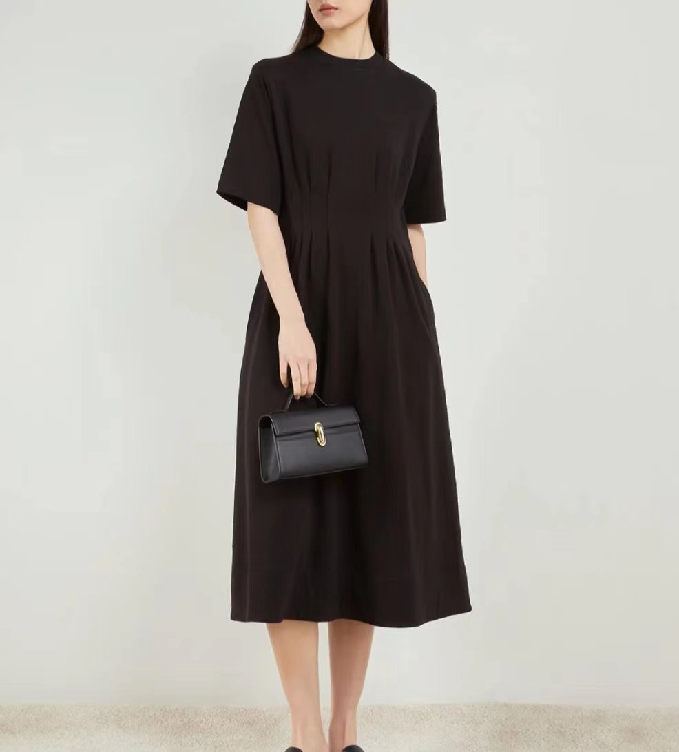 gao端小众柔软垂感细褶小收腰插袋t恤袖 连衣裙