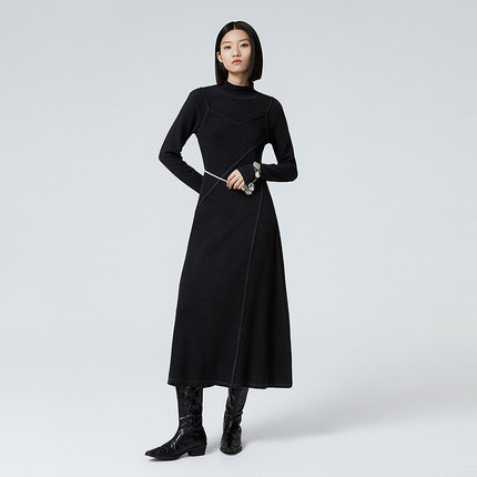 普普风连衣裙2024新款女士秋冬小个子设计感法式针织连衣裙p22033