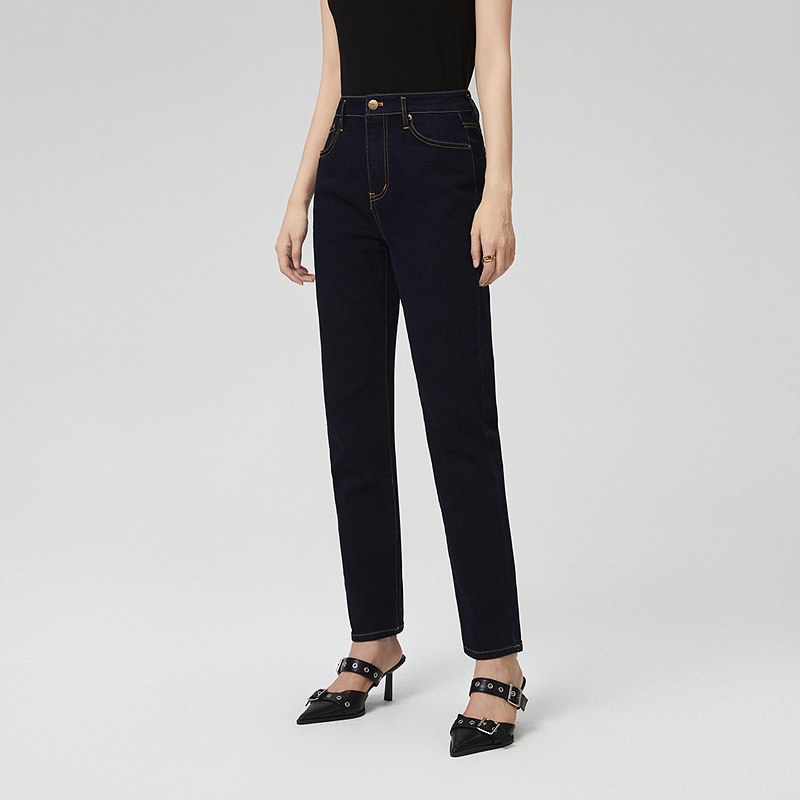 2024年秋季新款女装休闲简约一穿出型原色牛仔小脚裤PC3K21705L