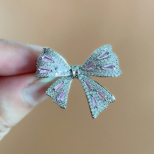 精致蝴蝶结胸针高端精致时尚 防走光扣别针 小领针胸花女款 2025新款