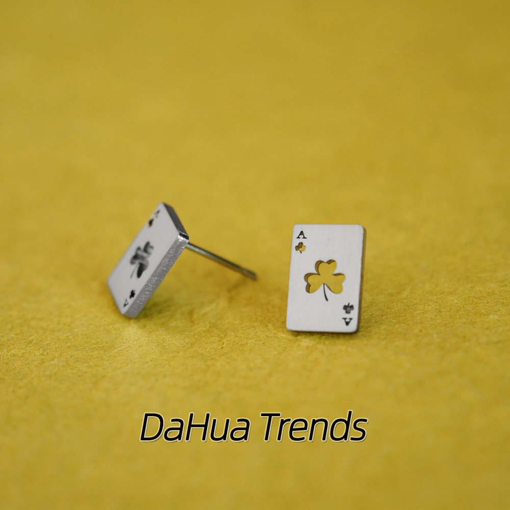 扑克牌梅花A 小众独特设计小巧中性男女不锈钢钛钢耳钉耳饰耳夹