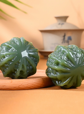 天然新疆和田玉核桃手把件