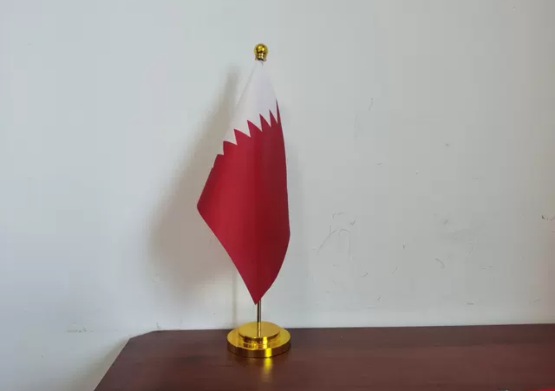 卡塔尔国旗可开票Y型办公桌旗桌面摆件会议旗小旗子卡塔尔小国旗