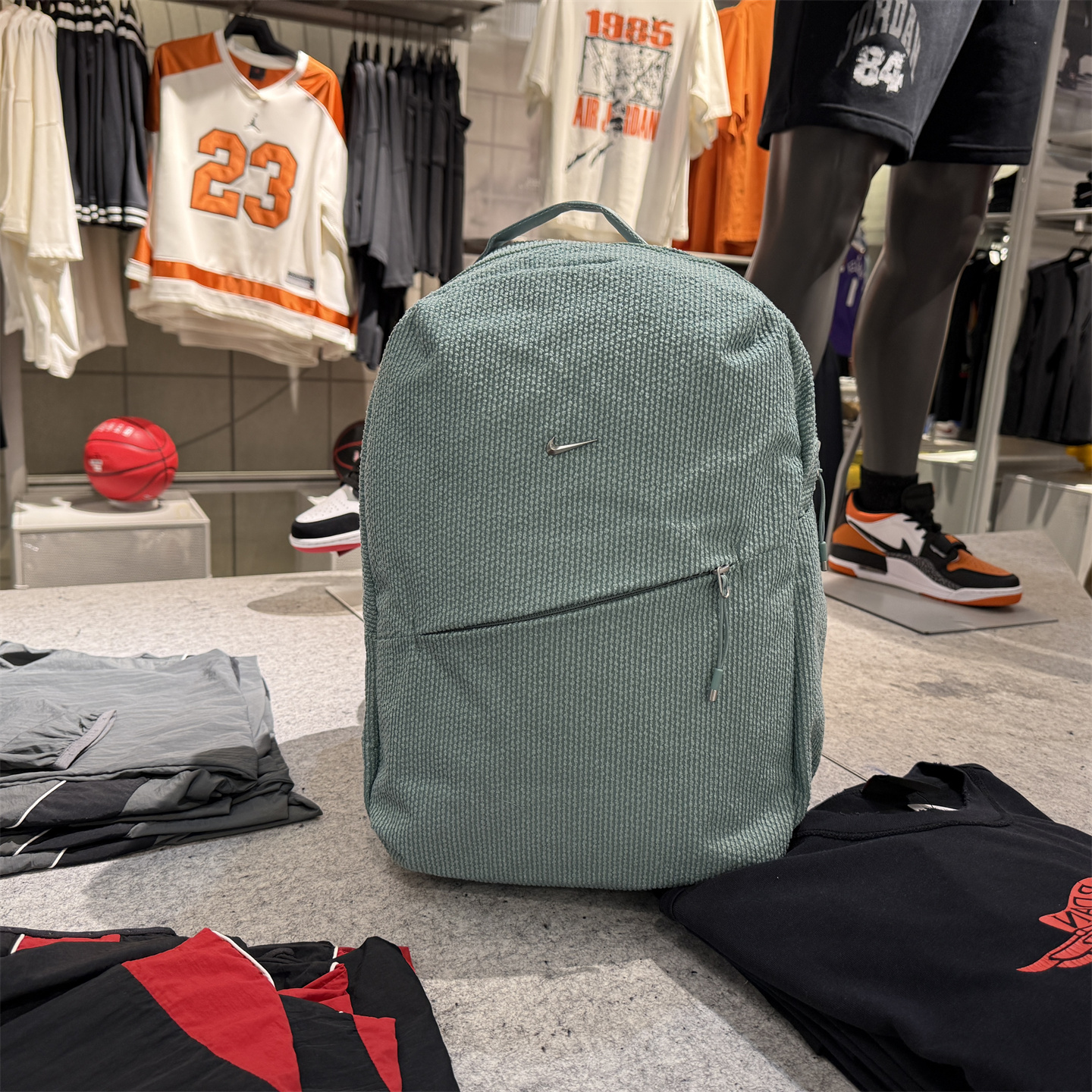 专柜正品NIKE耐克AURA实用双肩包秋季新款收纳拉链口袋书包IB6197