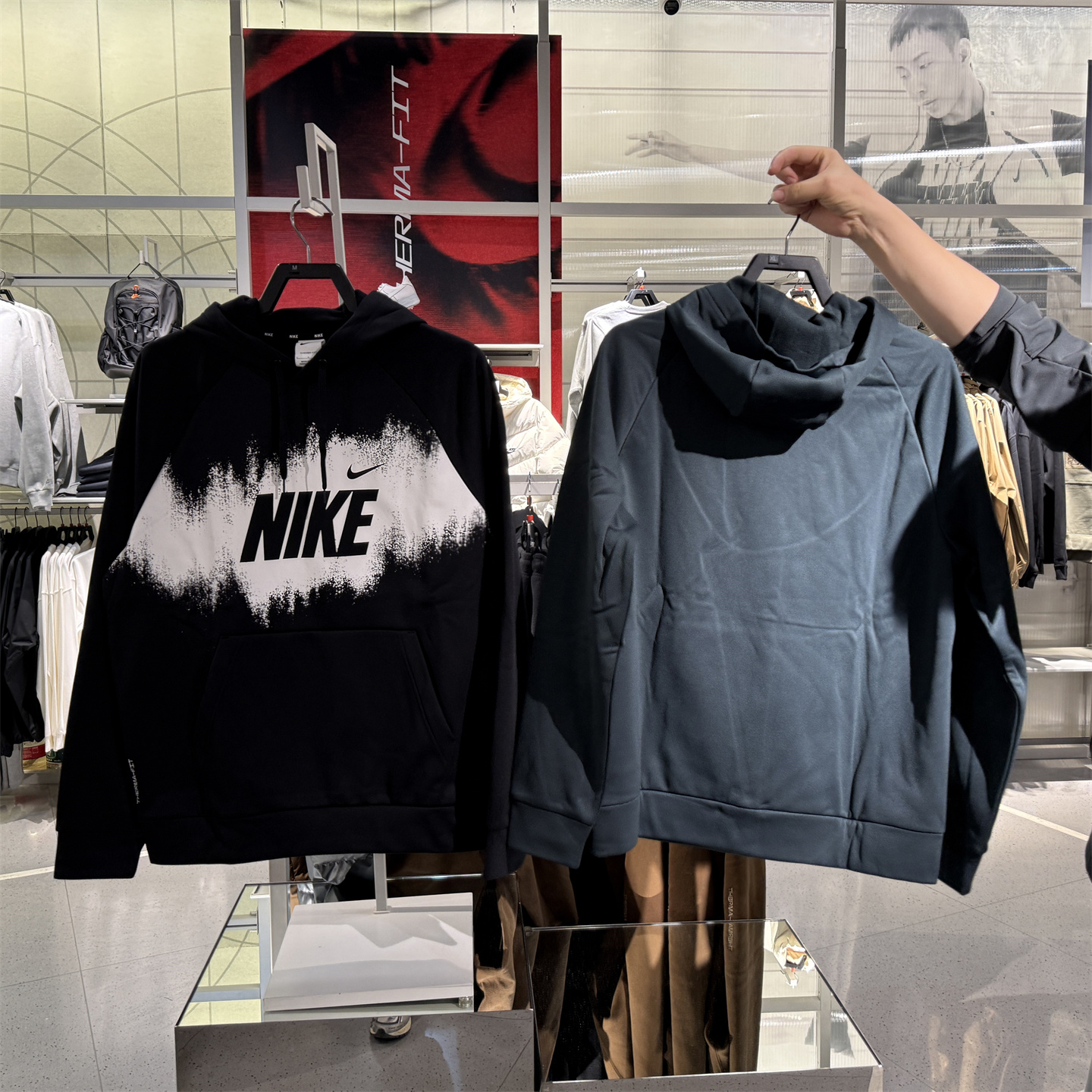 专柜正品NIKE耐克THERMA-FIT男子加绒连帽套头衫衫卫衣外套HV4063