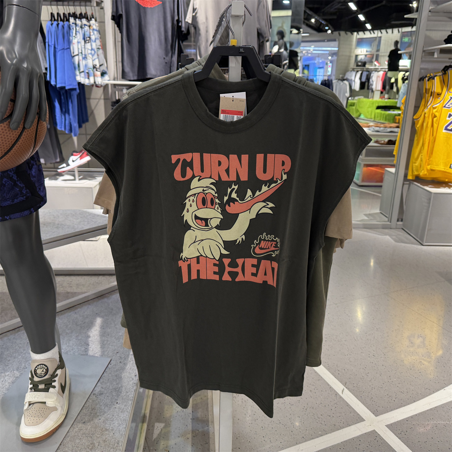 专柜正品Nike/耐克NSW TEE SLVLS男子透气无袖运动T恤 HQ9255-355 - 实物图
