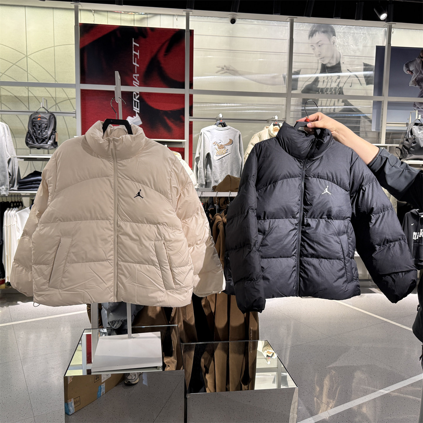 耐克Air Jordan飞人女子冬季新款立领保暖面包服棉服FZ4528-010