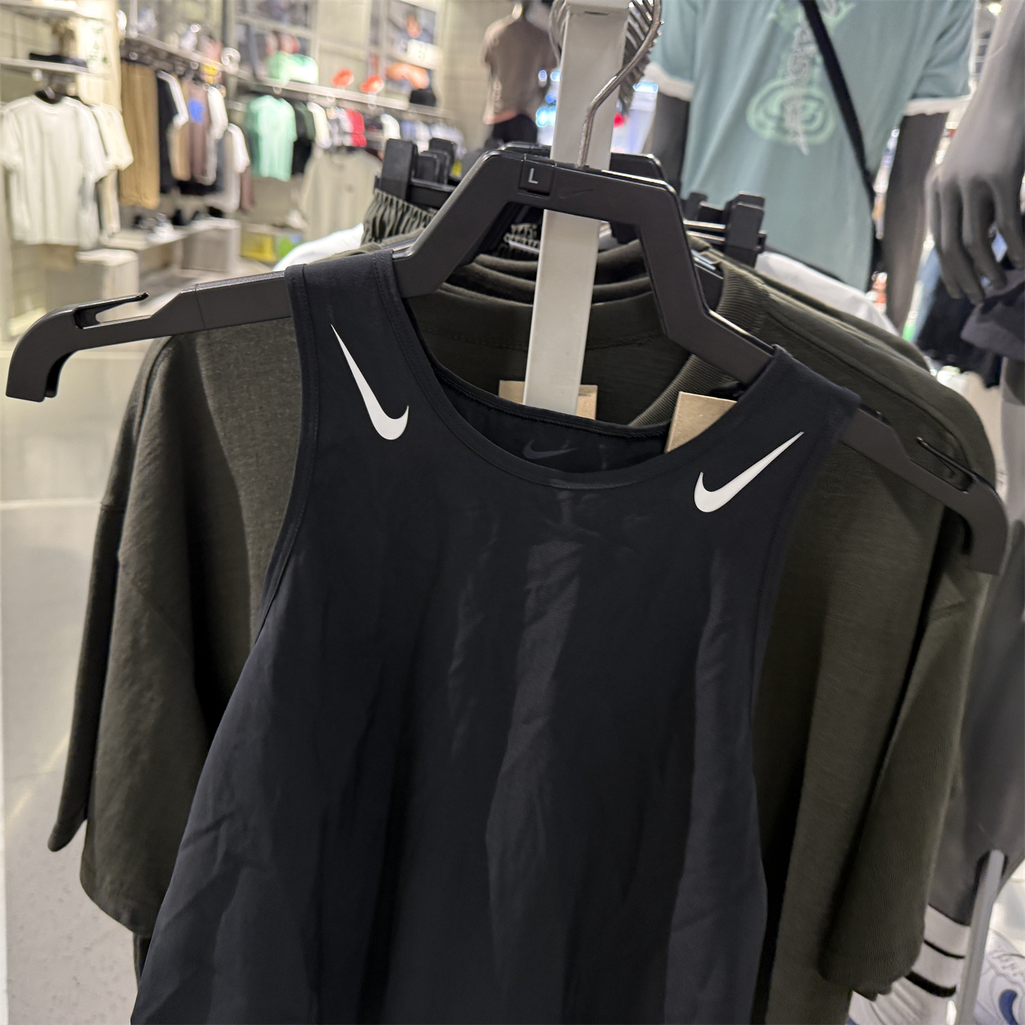 Nike/耐克AeroSwift Dri-FIT ADV女子马拉松跑步背心 FN2714-376