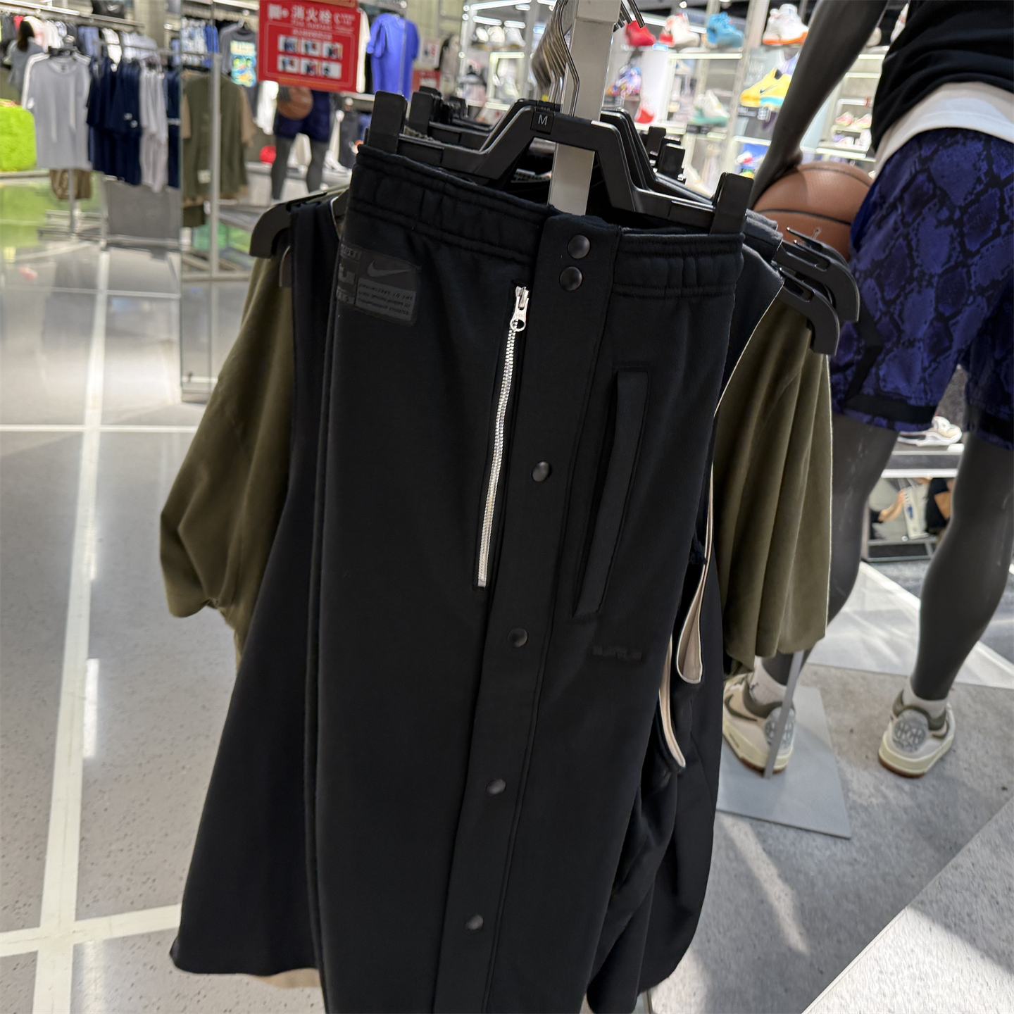 专柜正品Nike/耐克男子排扣篮球运动休闲加绒保暖直筒长裤 FZ1037