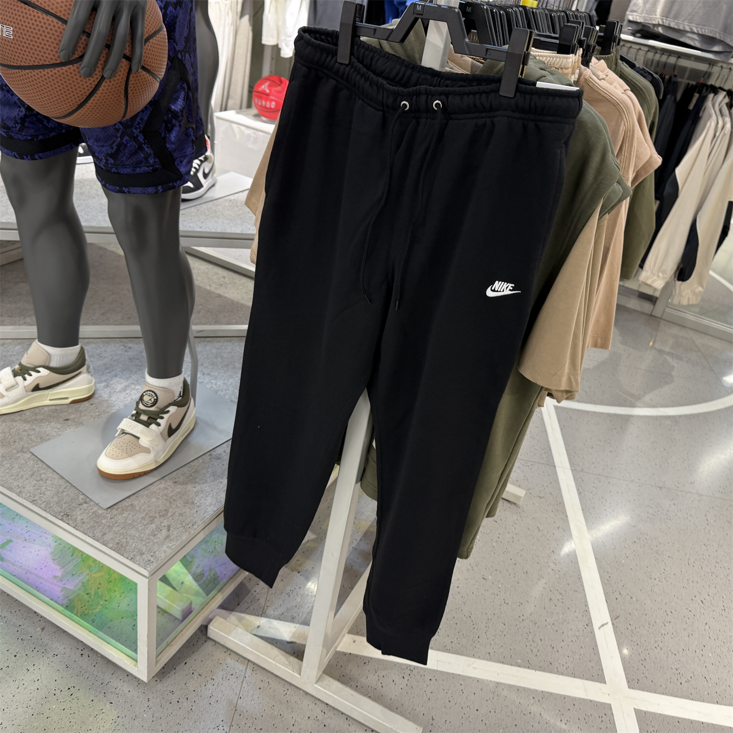 NIKE耐克男25春夏新款刺绣logo卫裤针织运动休闲束脚长裤 FN3802