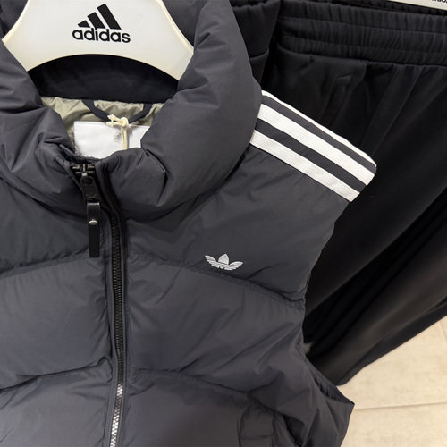 阿迪达斯三叶草羽绒服马甲男女装2025冬季运动夹克外套背心KS6108