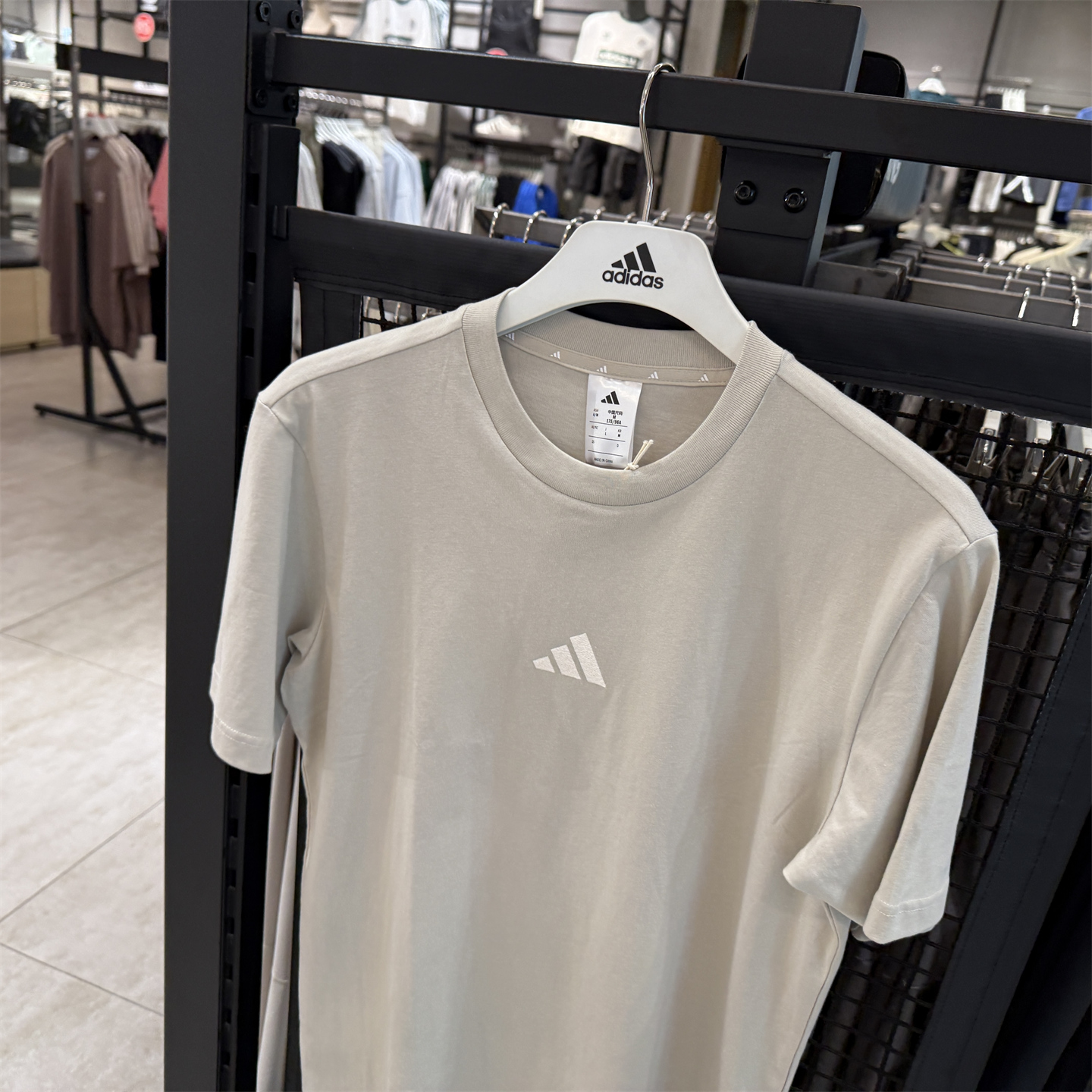 正品Adidas/阿迪达斯男装新款运动休闲纯棉透气圆领短袖T恤JD1779