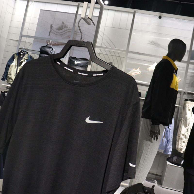 Nike/耐克 3M反光logo 男子透气跑步运动短袖T恤 CU5993-010-100