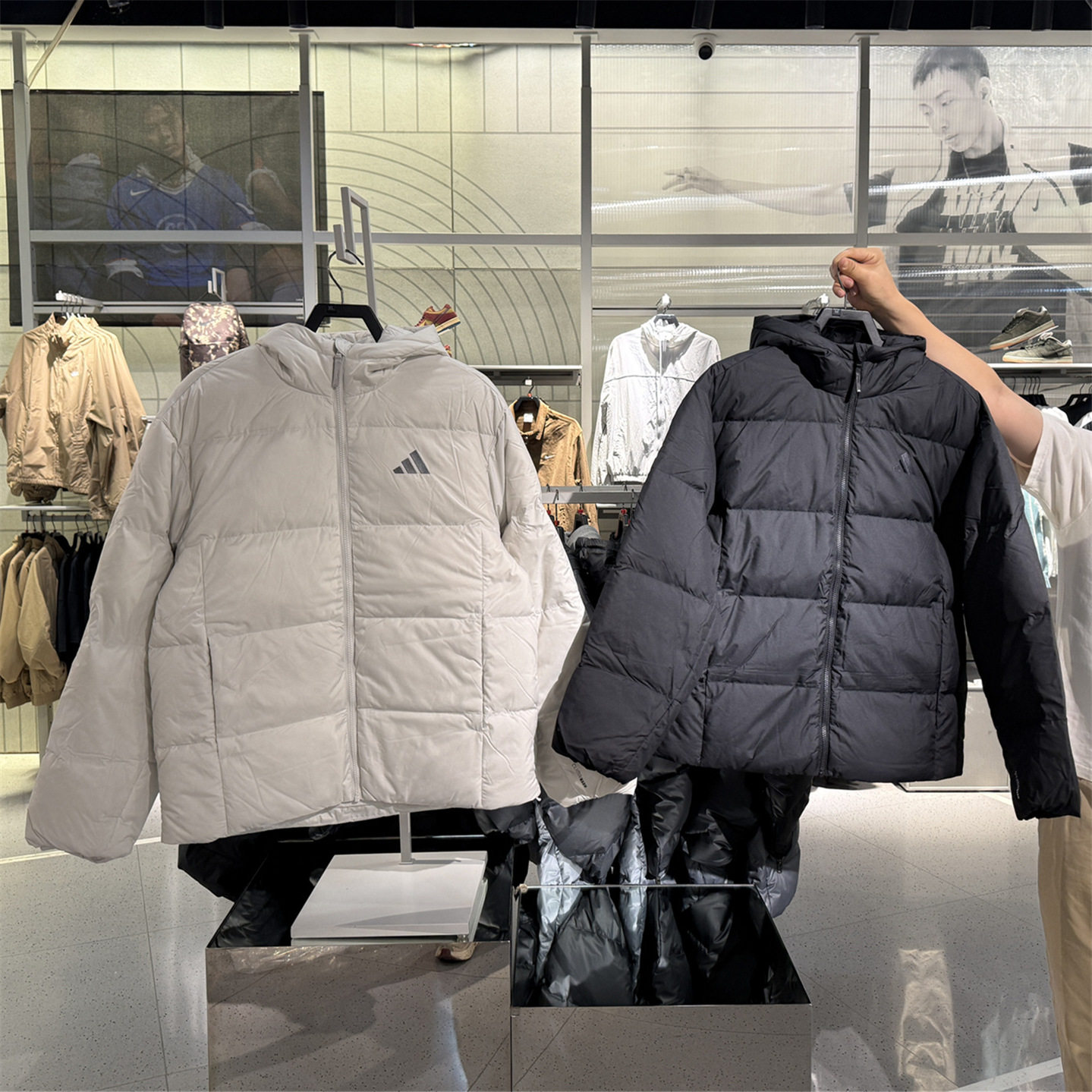 ADIDAS阿迪达斯BASIC DOWN JKT男款连帽保暖外套羽绒服KC2478