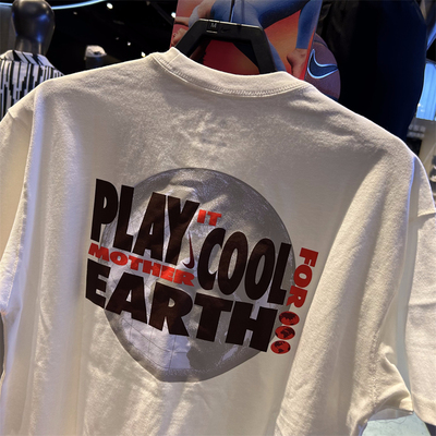 Nike/耐克 男子夏季后背地球印花宽松透气休闲运动短袖FB9812-133