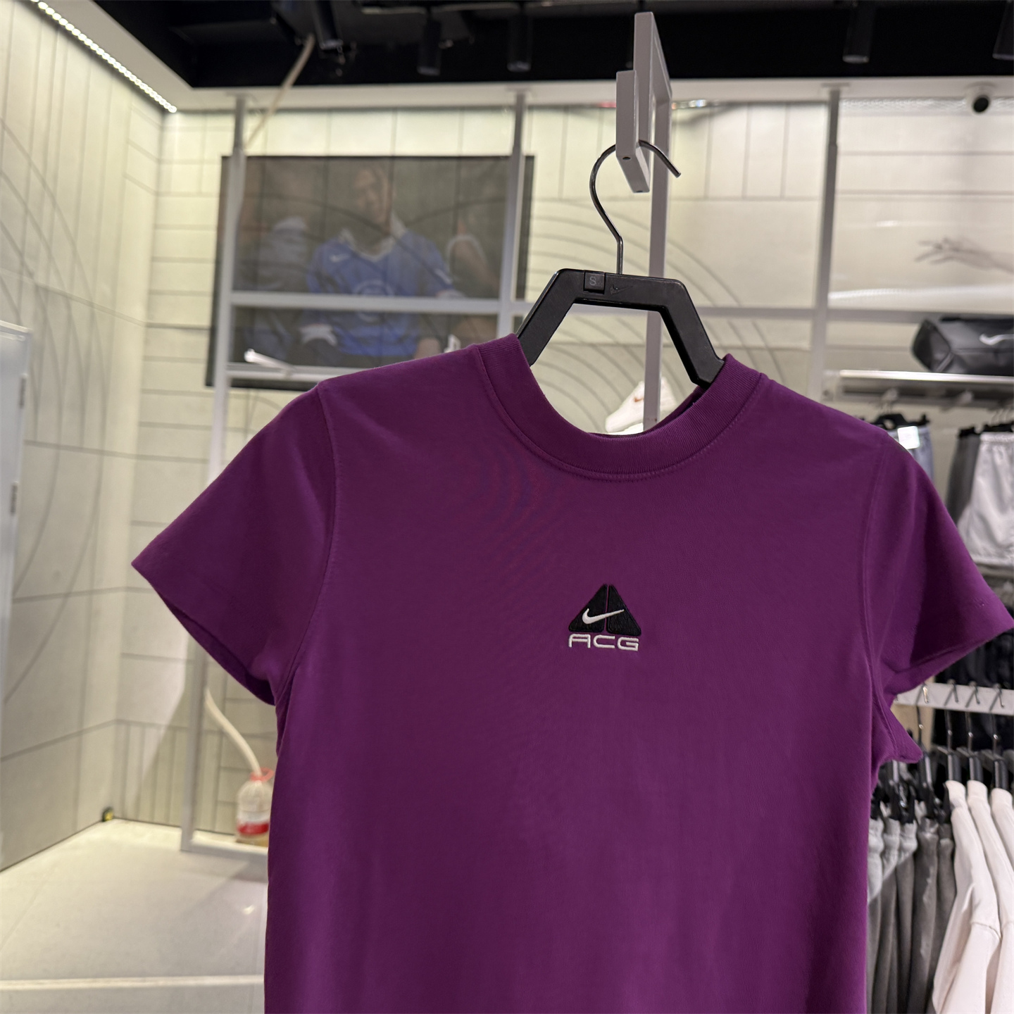 Nike耐克短袖女子25夏季新款刺绣修身显瘦短款运动T恤 HM6085-505