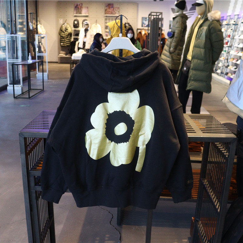 三叶草MARIMEKKO女子运动卫衣